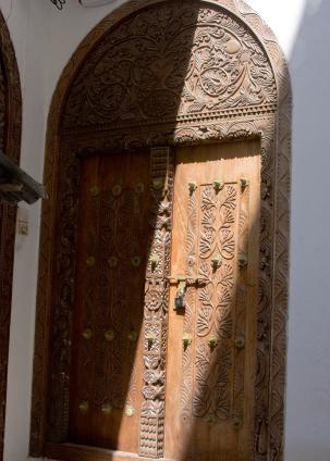 Zanzibar-5528.jpg - Zanzibar is famous for their fancy doors