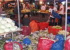 P3170099  night market stalls : 2013	Borneo